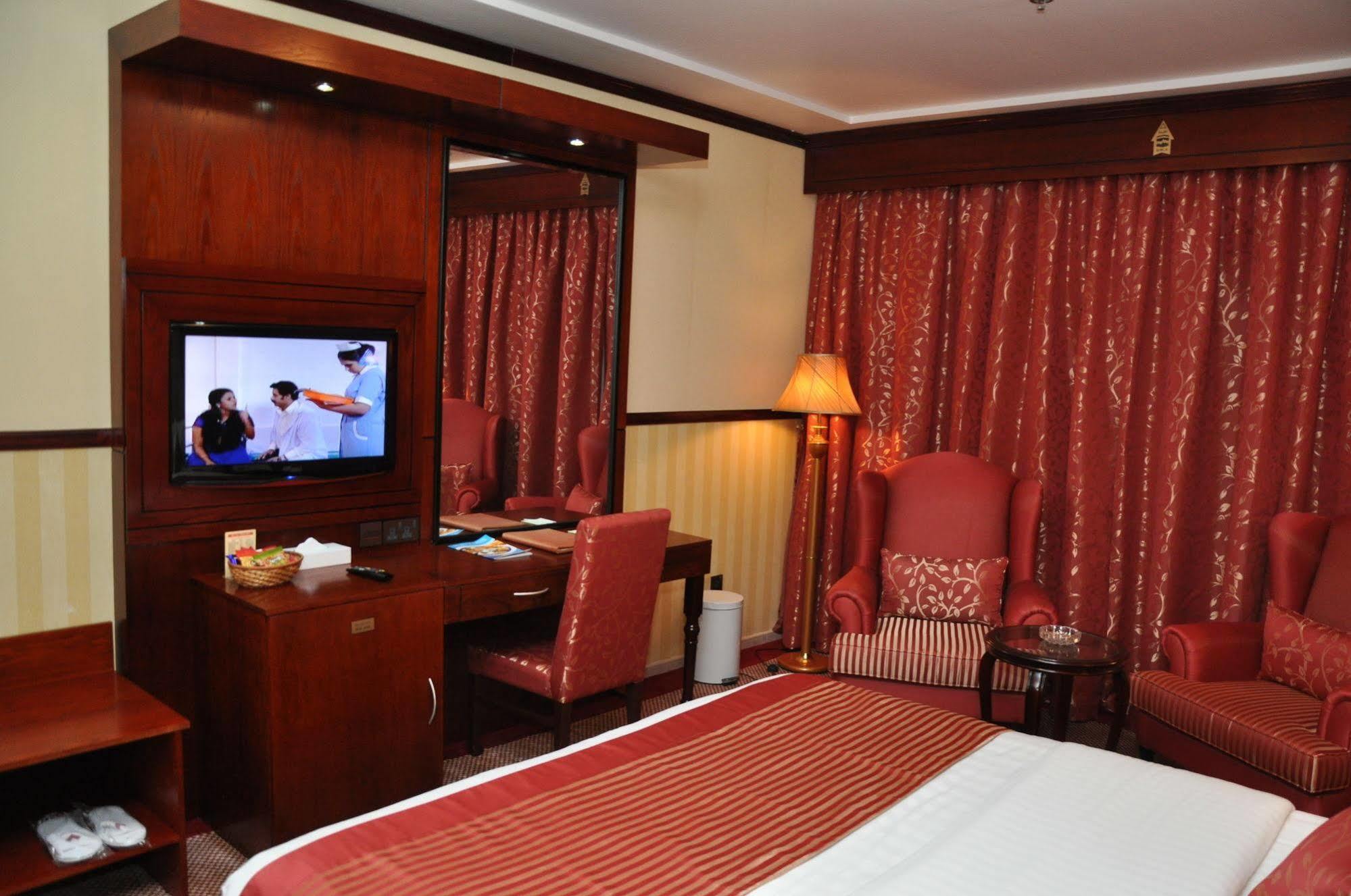 Benta Grand Hotel Llc Dubaï Extérieur photo